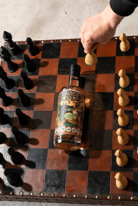 Ginebra Barrel Aged de Vánagandr DestileRías, botella de 70 cl