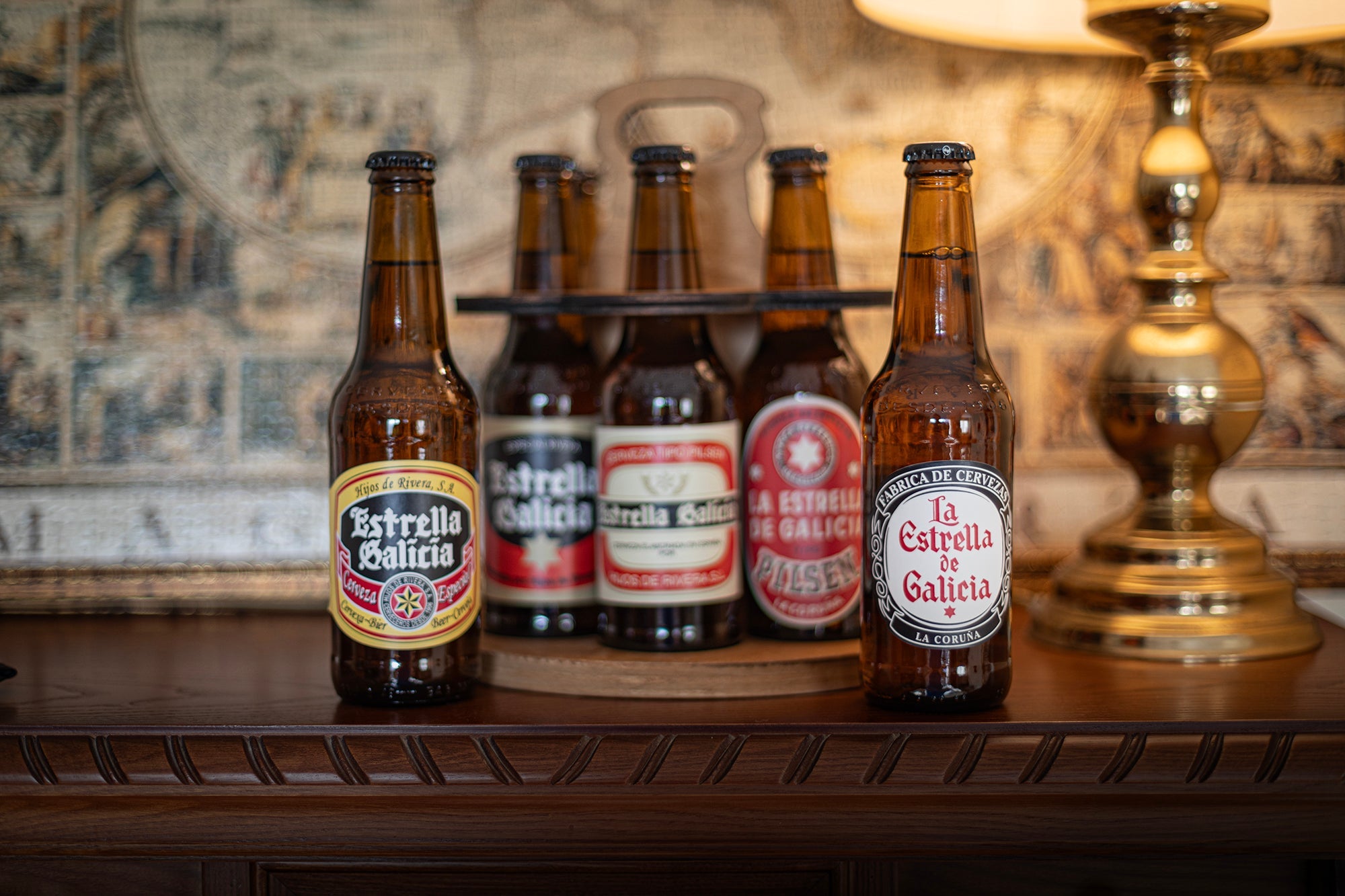 Colección de etiquetas históricas de Estrella Galicia