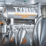 Maquinaria de la fábrica de Cerveza Tyris que se prepara de forma artesanal en Valencia