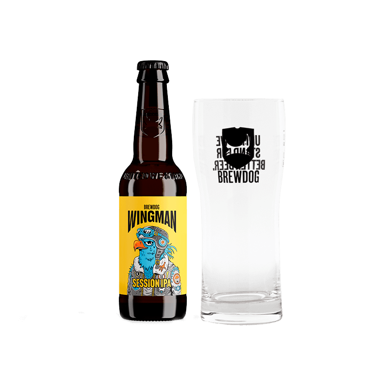 botella de cerveza de la marca Brewdog Wingman, con una etiqueta amarilla y un águila azul y un vaso de Brewdog