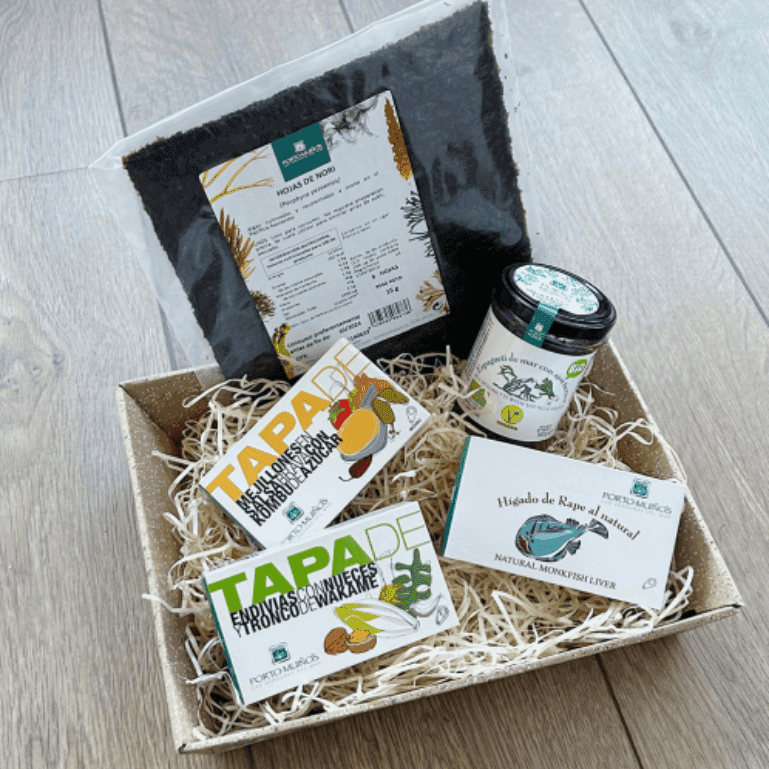 conservas en una caja del Lote Foodies de Porto-Muiños