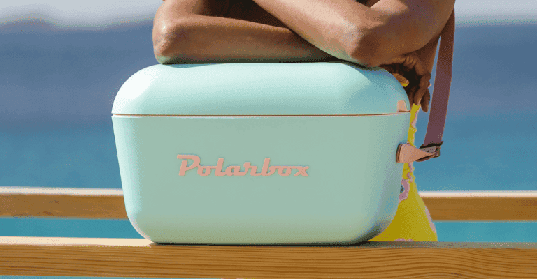 una nevera Polarbox color verde