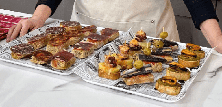 entrantes para navidad sobre una mesa