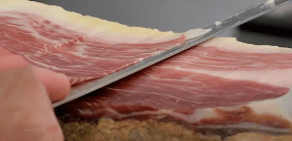 ¿Cuál es la diferencia entre el jamón y la paleta? Así puedes saber cuándo elegir uno u otro