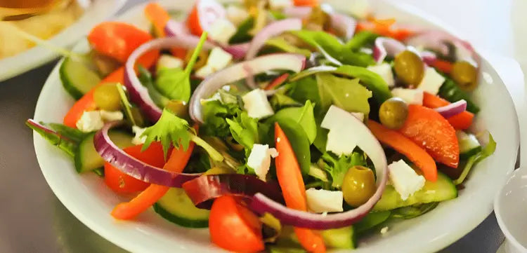 5 ensaladas sencillas para Navidad que aportan calidez a tu mesa