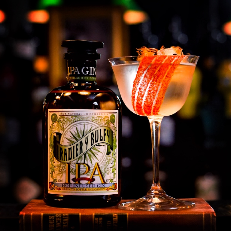 IPA gin iradier y bulfy de Singular Destilados, botella de 50 cl
