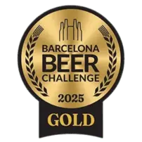 Sello del premio Basqueland Hero Hazy IPA 0,5% oro en el Barcelona Beer Challenge 2026, que destaca la excelencia y es para los consumidores una certificación de calidad de alto nivel.
