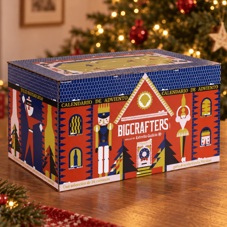 Calendario de adviento de cervezas Bigcrafters edición limitada de 24 variedades artesanales, una caja llamativa con el diseño de Yarza Twins con fondo navideño.