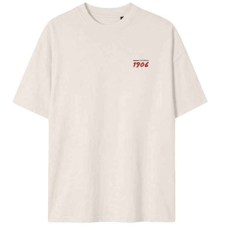 Parte delantera de la camiseta blanca con el logo de cervezas 1906 en el pecho y el lema para una inmensa minoría, para lucir un estilo cervecero.