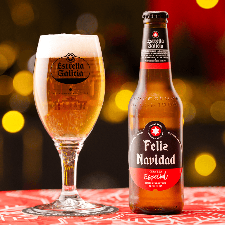 Estrella Galicia edición especial Feliz Navidad con copa Atlántica