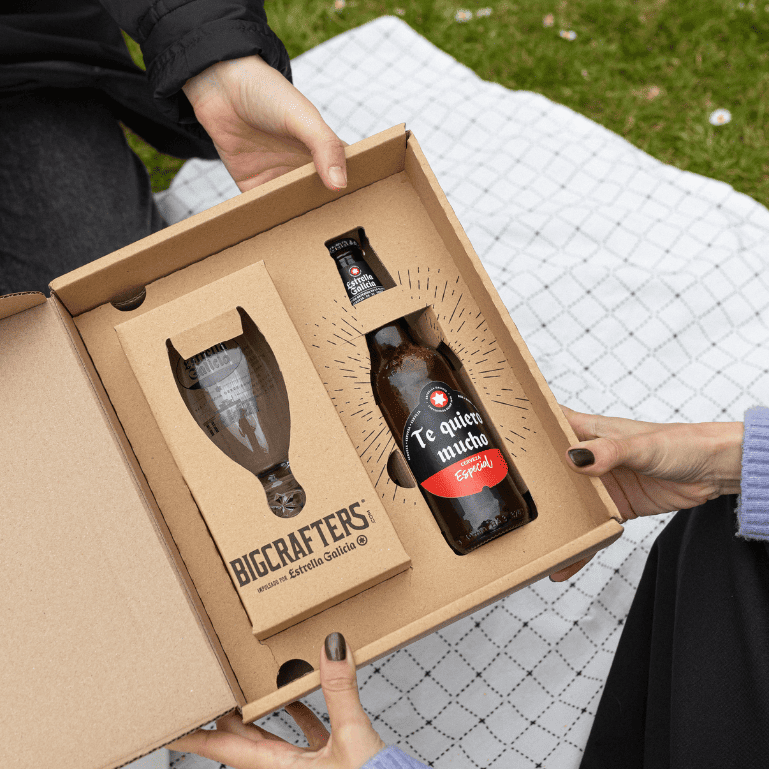 Estrella Galicia edición especial Te quiero mucho con copa Atlántica