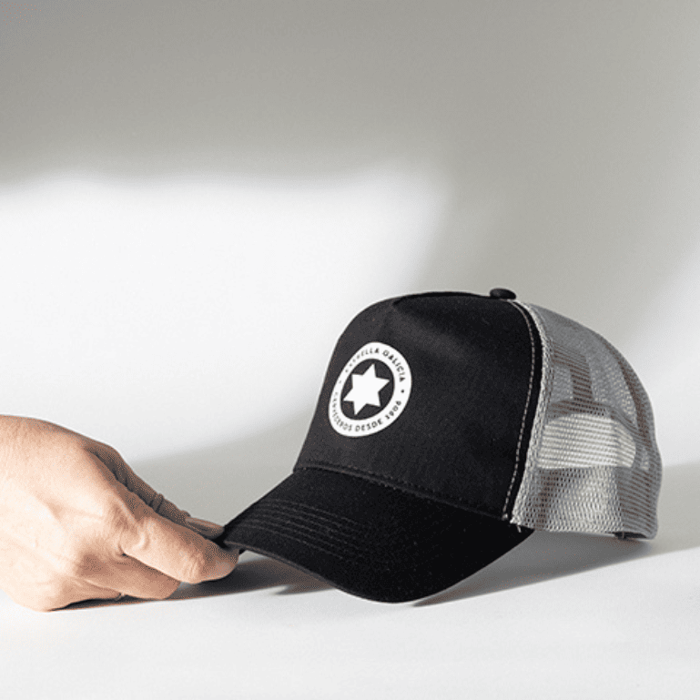 Gorra con rejilla de Estrella Galicia