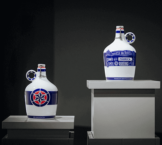 Growler de cerveza de bodega Estrella Galicia de Sargadelos