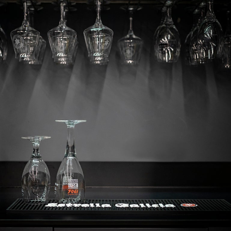 Escurridor de barra de Estrella Galicia