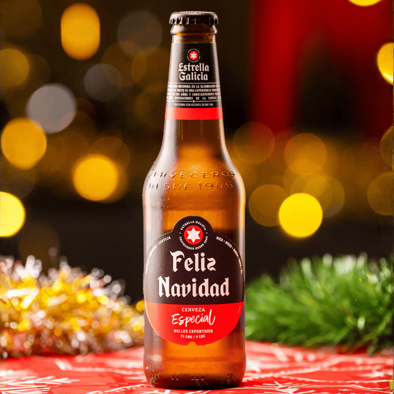 Estrella Galicia edición especial Feliz Navidad con copa Atlántica