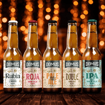 Un pack de 5 cervezas Domus Mix en una selección exclusiva de doce unidades que reúne cinco recetas distintas.