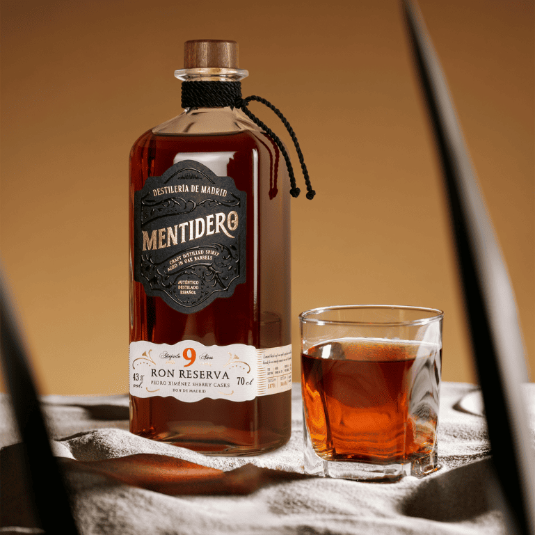 Ron mentidero Reserva 9 años en caja regalo de Destilería de Madrid, 1 botella de 70 cl
