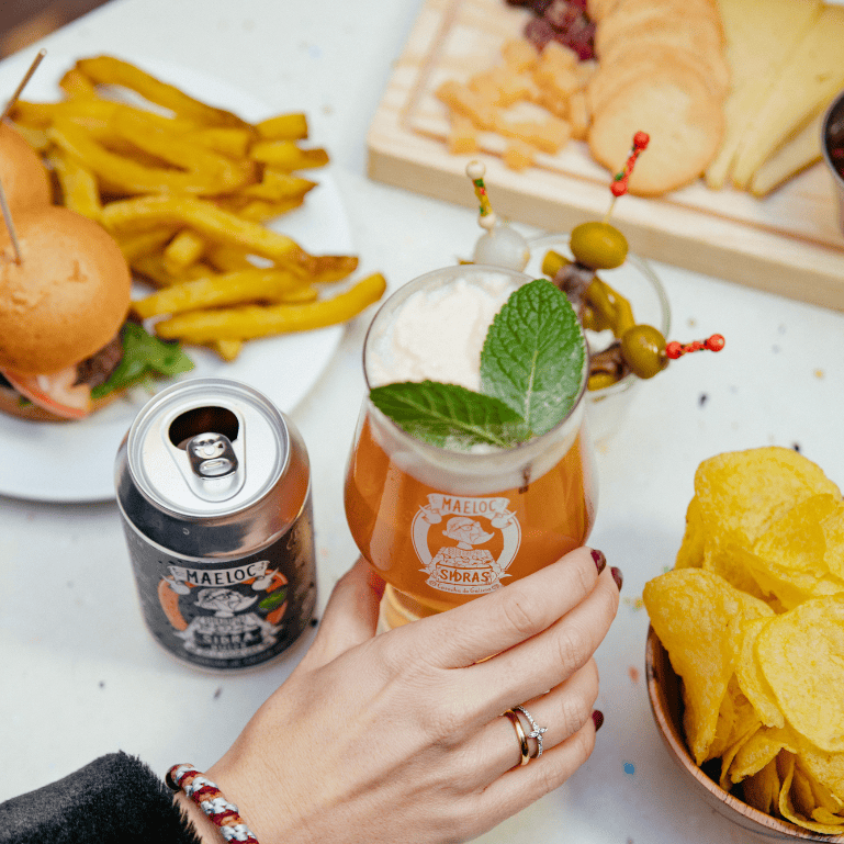 Sidra dulce ecológica de Maeloc, pack 12 latas de 33 cl