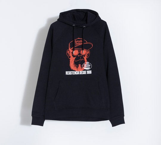 Sudadera negra edición Makumba x Estrella Galicia