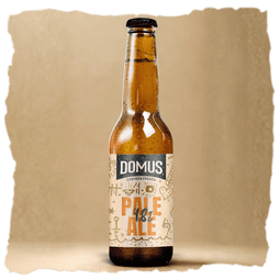 Una botella de 33 cl de Domus Pale Ale, que ofrece un trago suave de color cobrizo donde el marcado carácter de la malta se funde con los matices florales del lúpulo inglés.