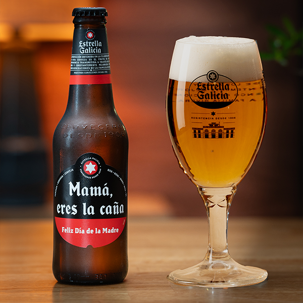 Estrella Galicia Edición Mamá eres la caña con copa Atlántica
