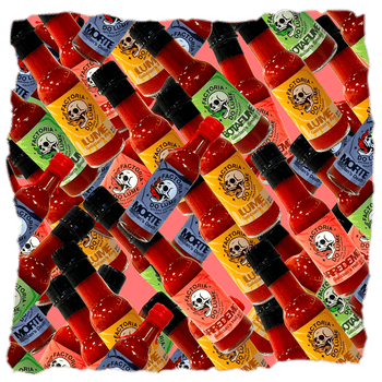 Botellas de salsas de A Factoría do Lume, una marca artesanal gallega especializada en la elaboración de salsas picantes de alta calidad con ingredientes naturales.